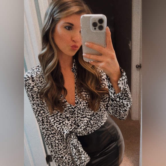 Meet your Posher, Corrine - Picture 2 of 2